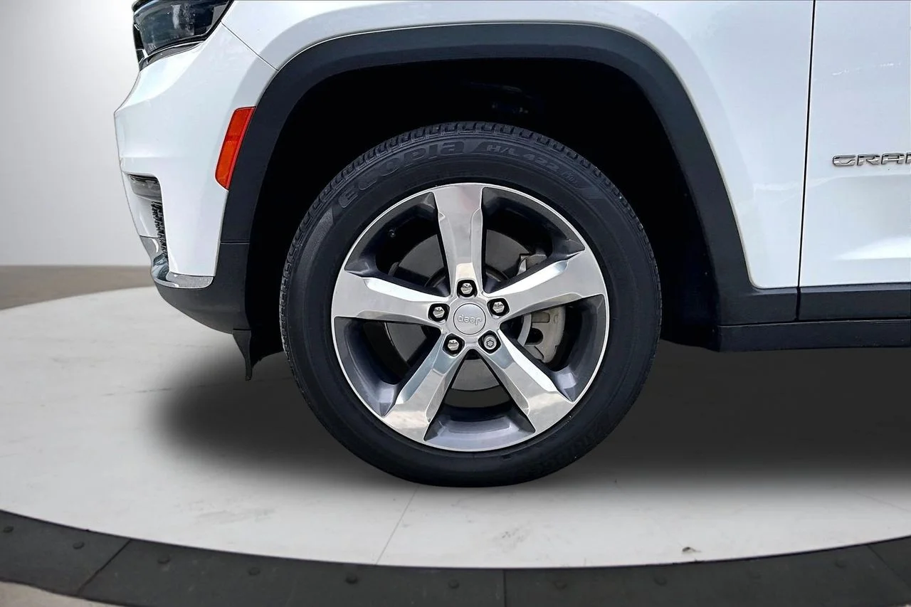 Used 2021 White Jeep Limited image 33