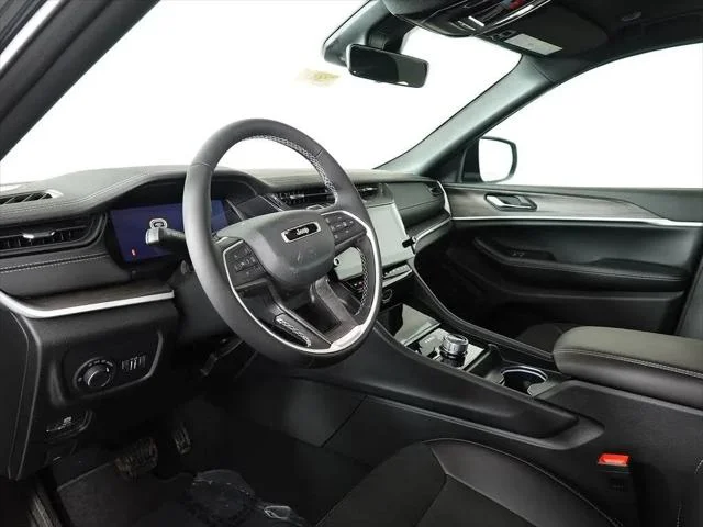 2026 Jeep Grand Cherokee Laredo - Photo 14