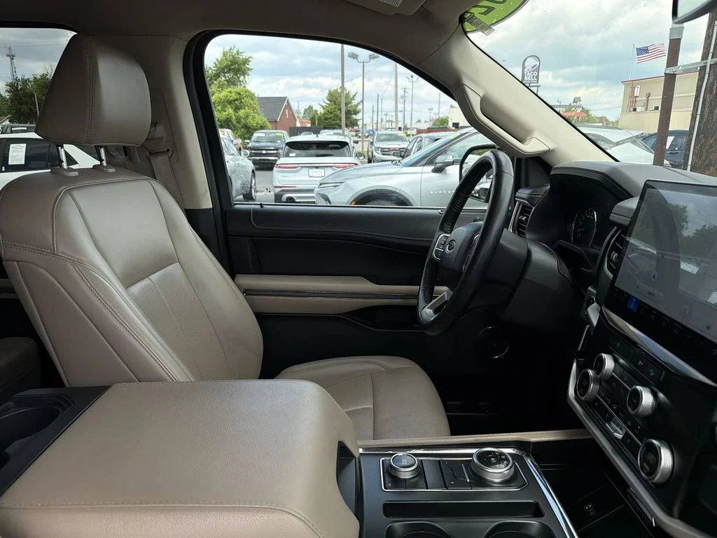 Used 2024 Gray Ford XLT image 15