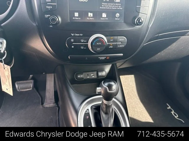 Used 2019 White Kia Plus image 22