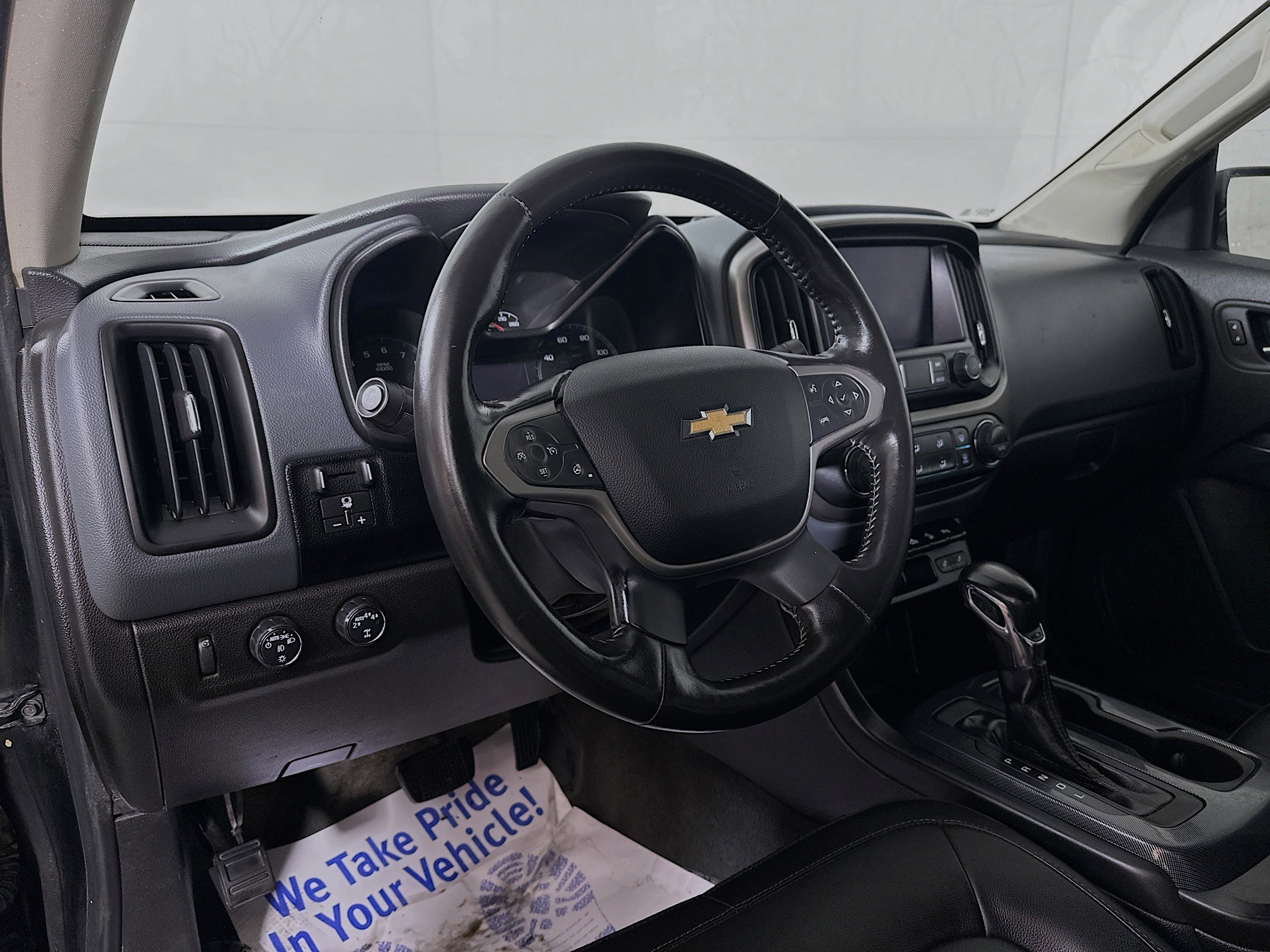 Used 2022 Black Chevrolet 4WD Z71 image 10