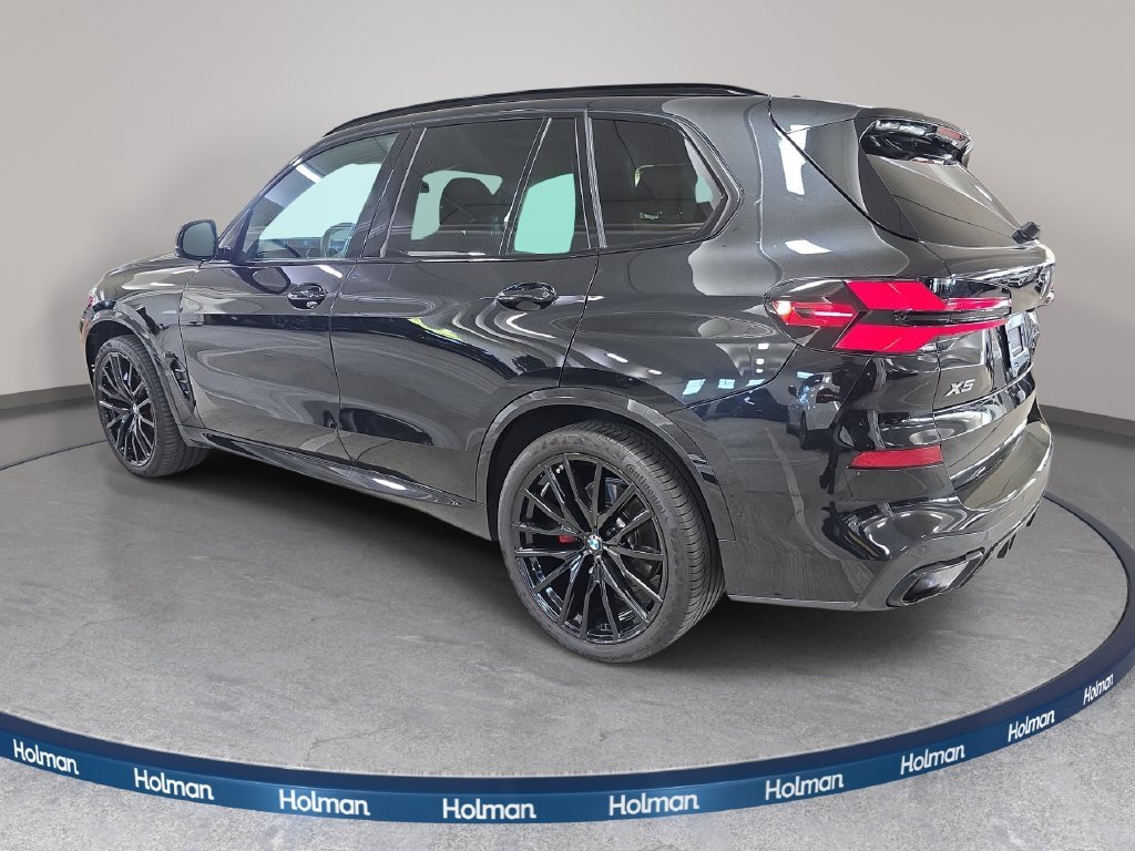 Used 2024 Black Sapphire Metallic BMW sDrive40i image 9