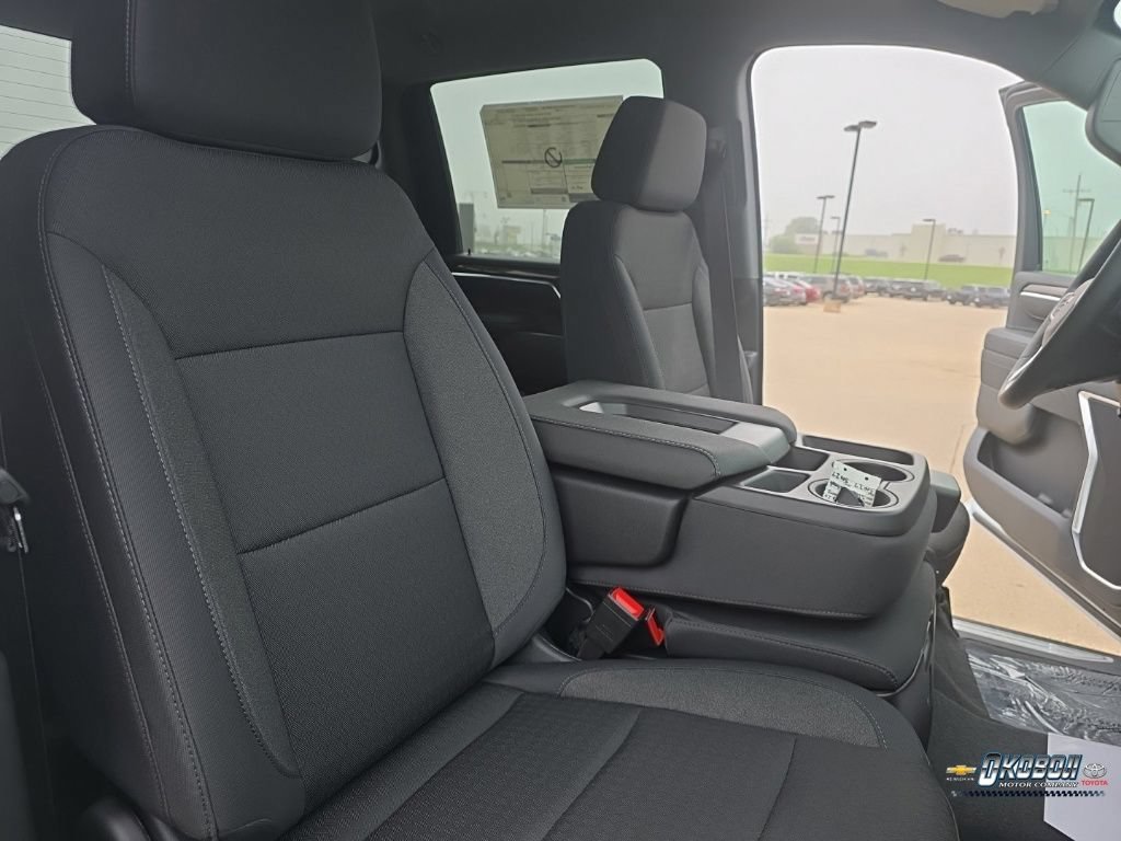 New 2026 Summit White Chevrolet LT image 24