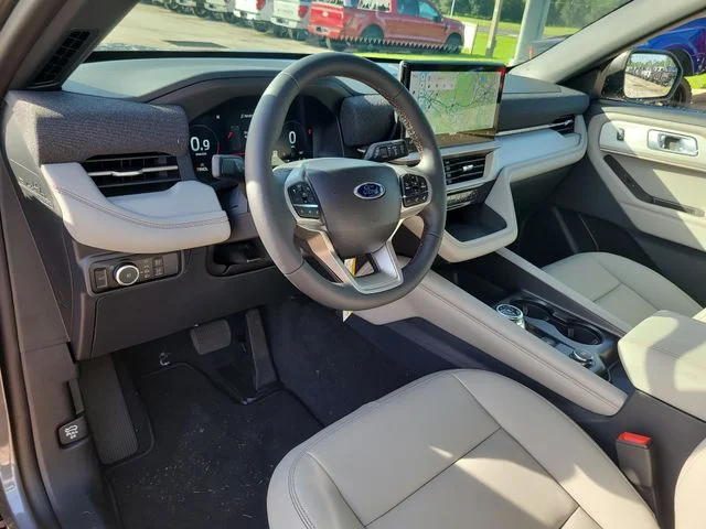New 2027 Gray Metallic Ford Active image 20