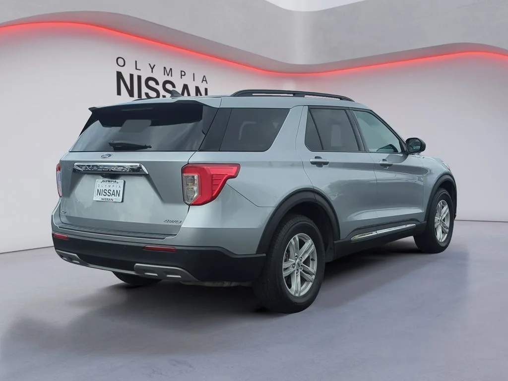 Used 2022 Silver Ford XLT image 6