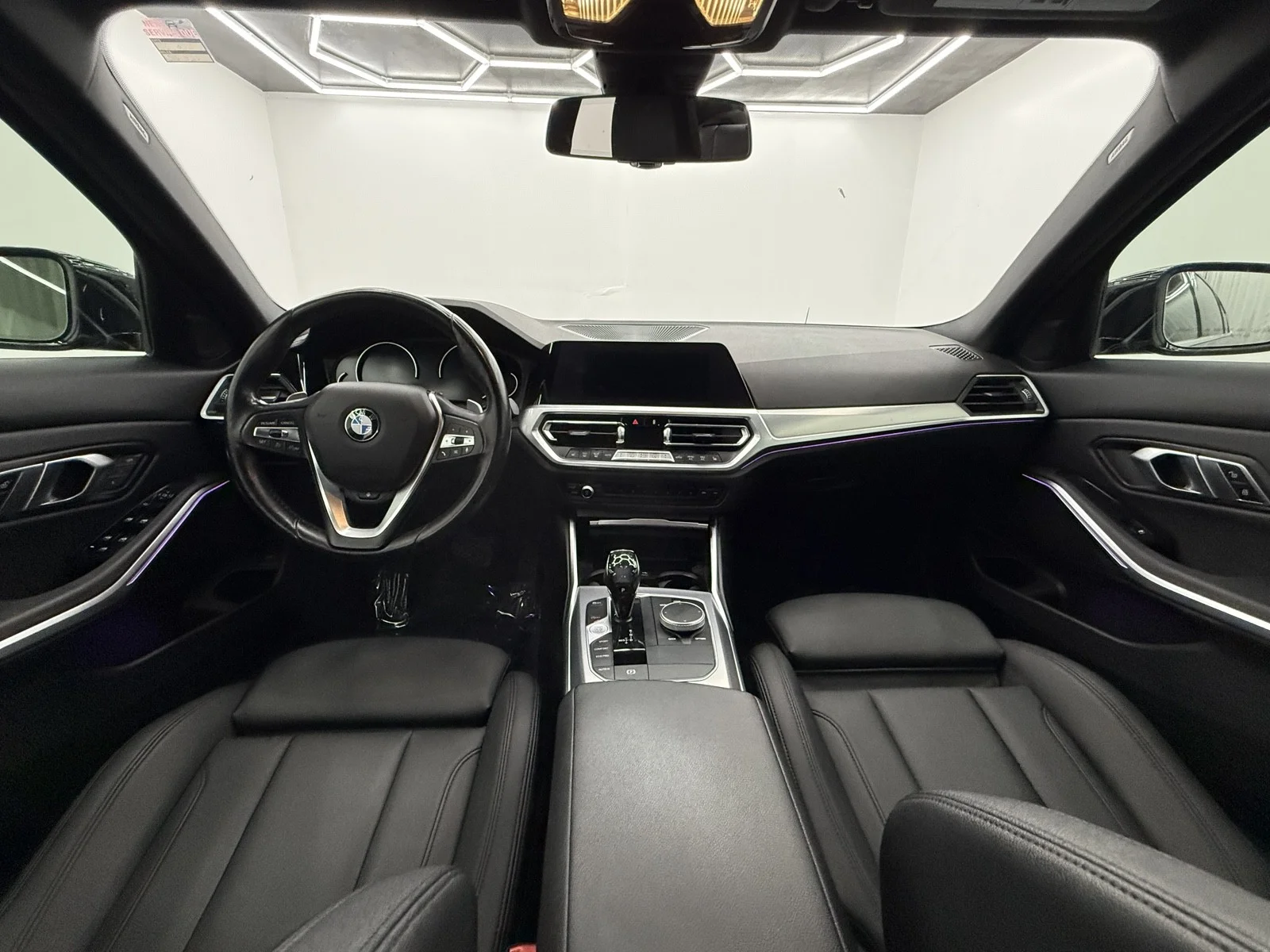 Used 2019 Jet Black BMW 330i xDrive image 13