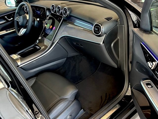 Used 2026 Black Mercedes-Benz GLC 300 image 25