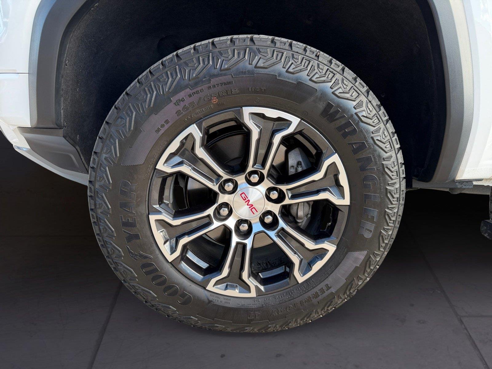 2025 GMC Canyon AT4 - Photo 14