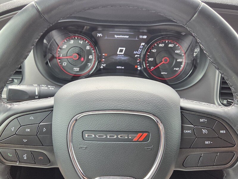 Certified Used 2023 White DODGE SXT RWD image 30