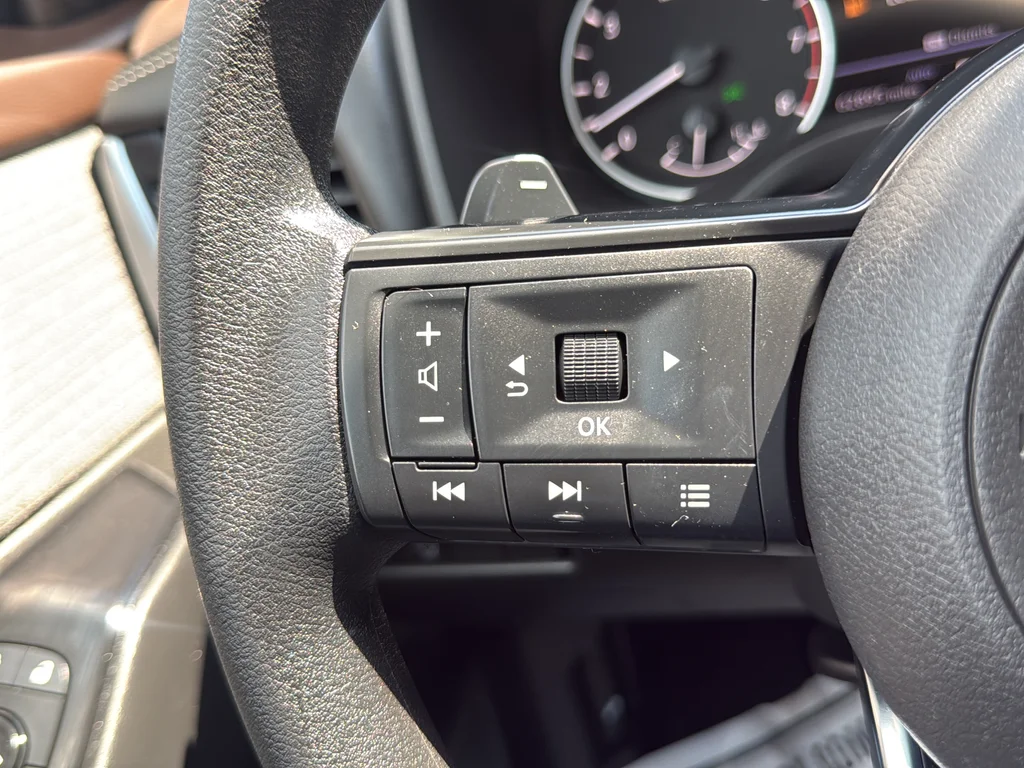 Used 2023 Gray Nissan S image 16