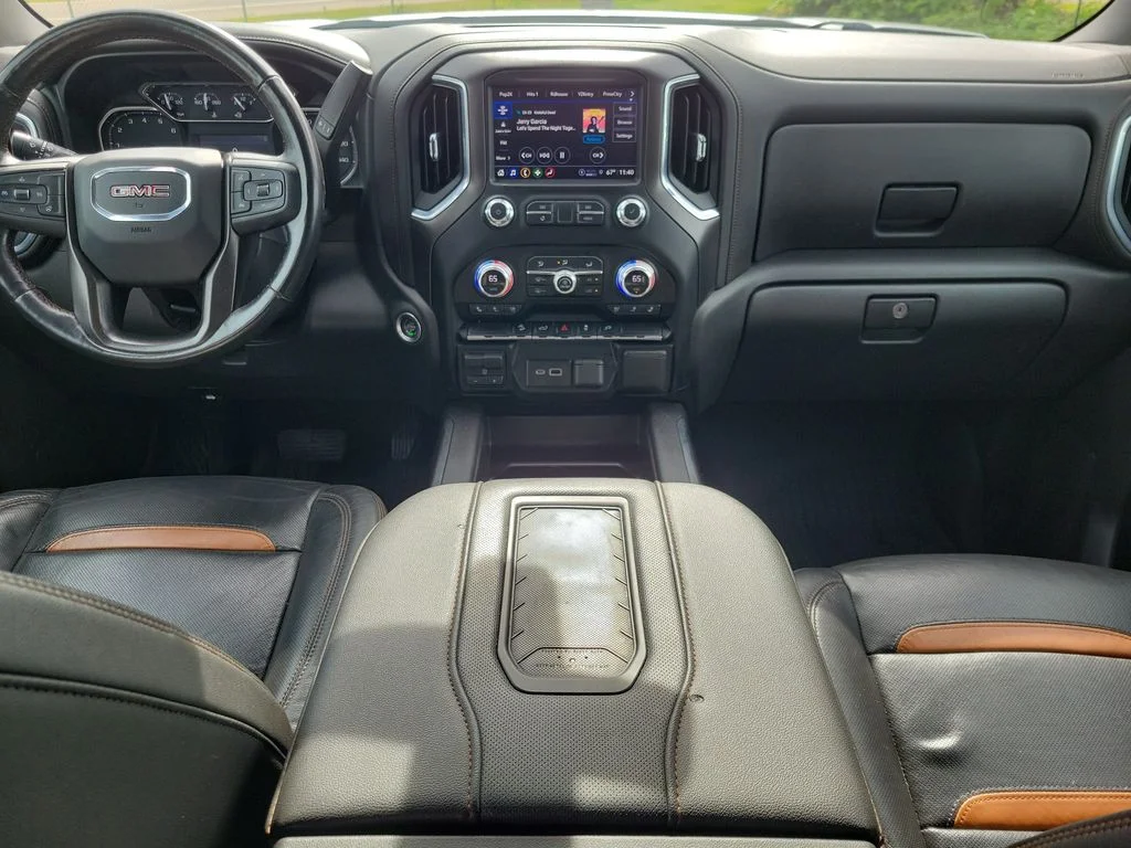 Used 2021 White GMC AT4 image 15