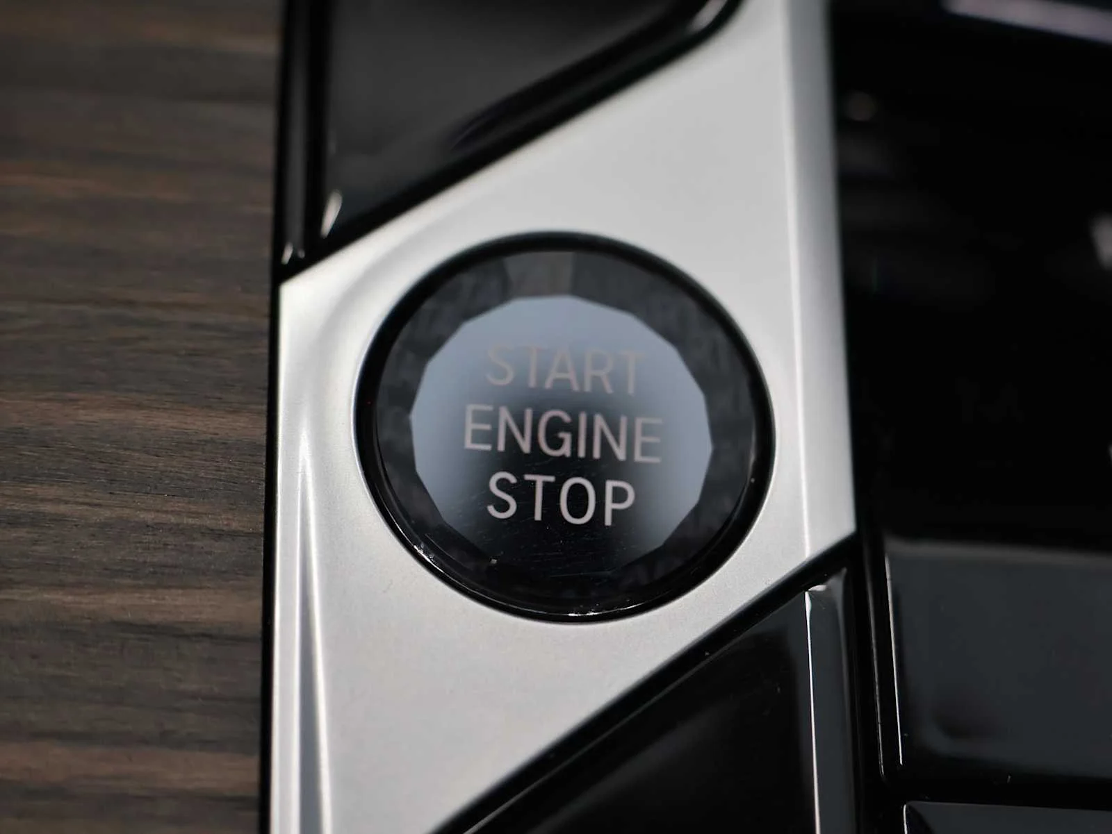 Certified Used 2024 Alpine White BMW xDrive40i image 17