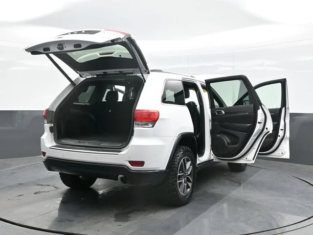 Used 2019 White Jeep Limited image 29
