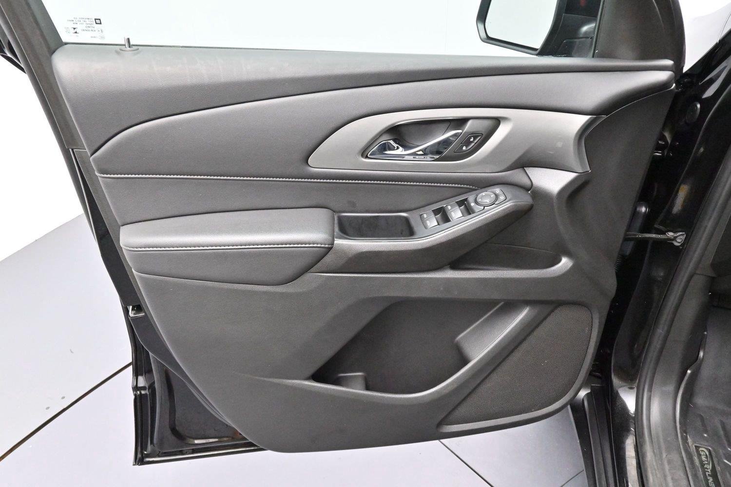 Used 2023 Mosaic Black Metallic Chevrolet LT Cloth image 10
