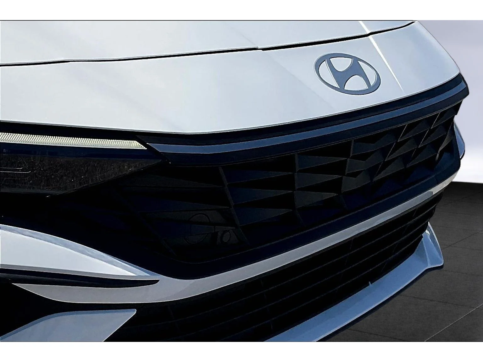 Used 2025  Hyundai SEL Sport image 20