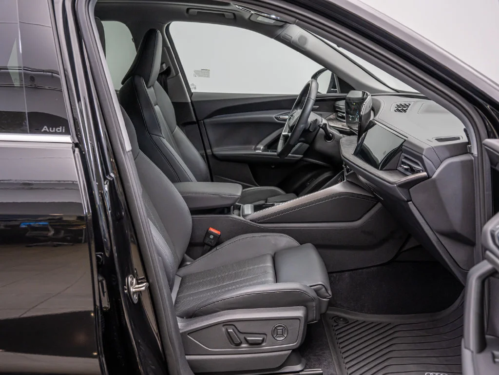 Used 2025 Mythos Black Metallic Audi 2.0T Premium Plus image 25