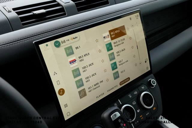 New 2026 Santorini Black Land Rover X-Dynamic SE image 29