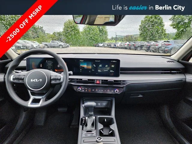 2025 Kia K5 LXS - Photo 19
