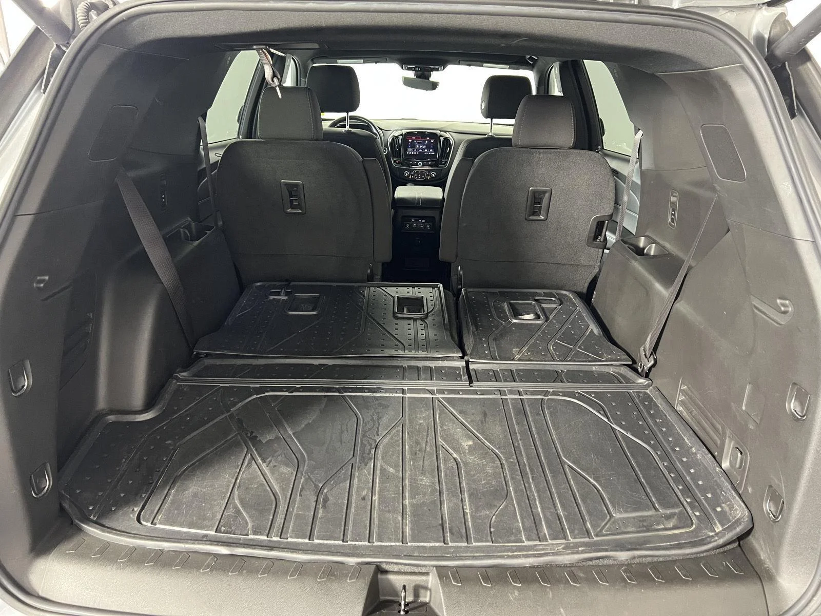 Used 2023 Sterling Gray Metallic Chevrolet LT Cloth image 21