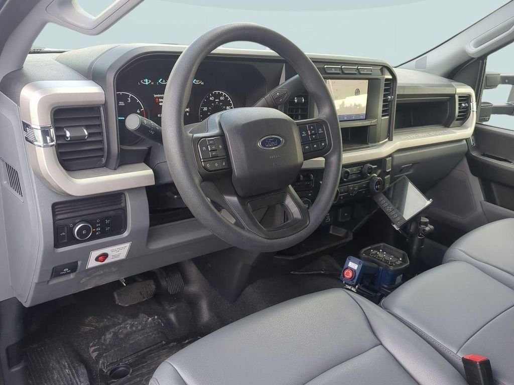 New 2024 Oxford White Ford F-550® XL image 47