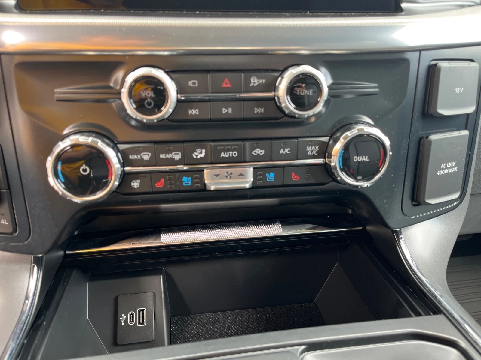 New 2026 Avalanche Ford Lariat® image 18