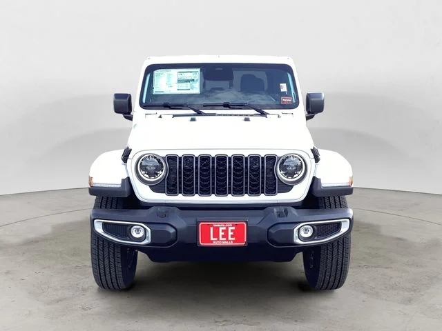 New 2026 Bright White Clearcoat Jeep SAHARA 4X4 image 9