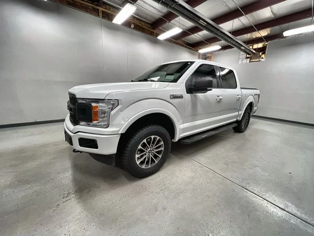 Used 2018  Ford XLT image 1