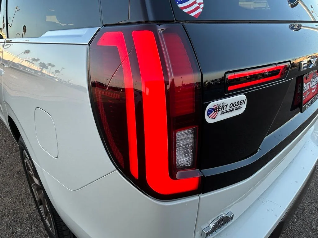 New 2027 Star White Metallic Tri-Coat Ford King Ranch® image 8