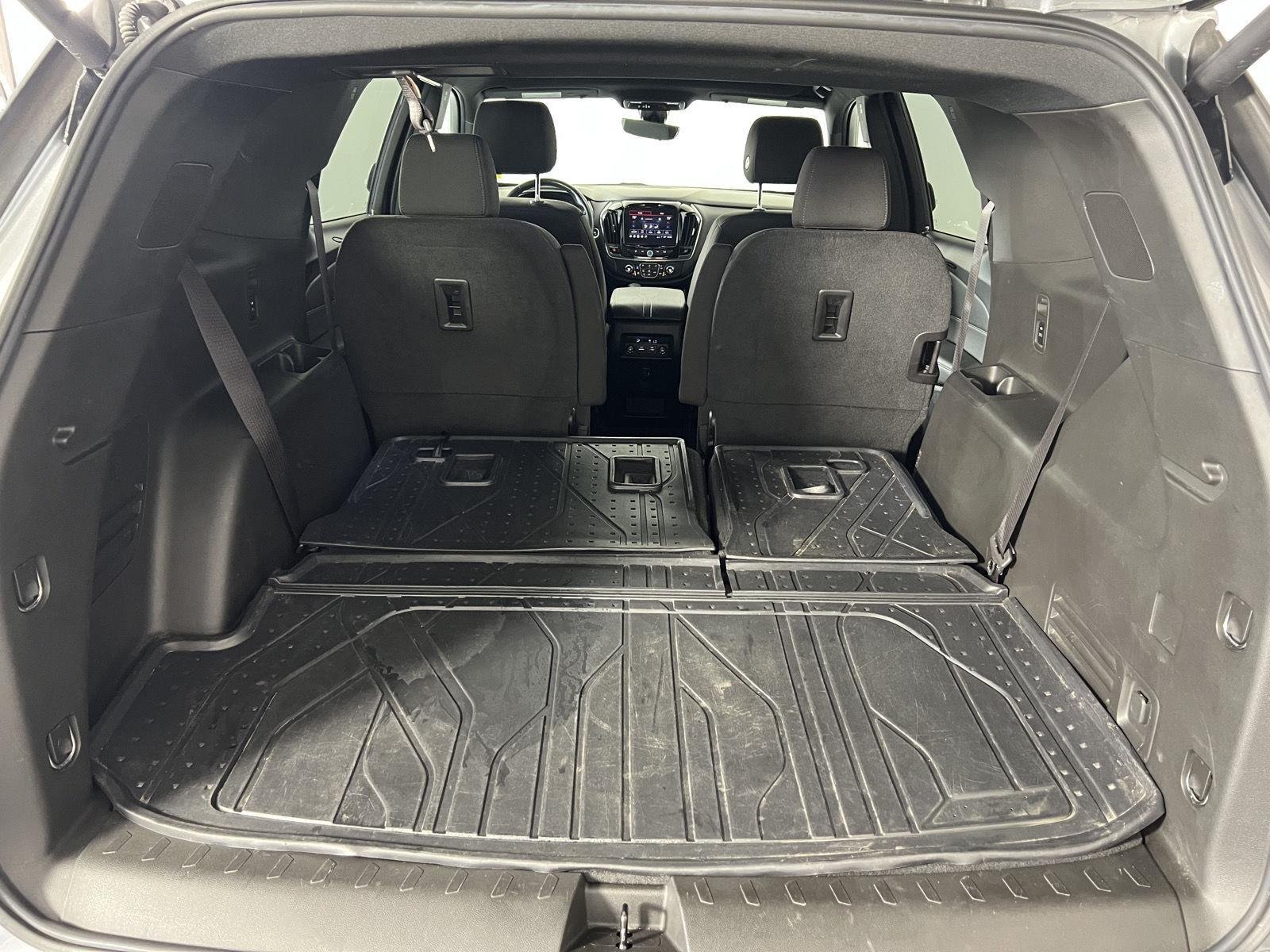 Used 2023 Sterling Gray Metallic Chevrolet LT Cloth image 21