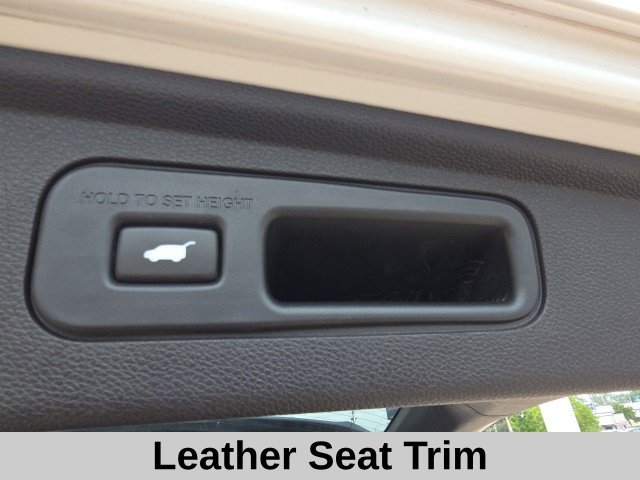 Used 2023 White Honda EX-L image 15