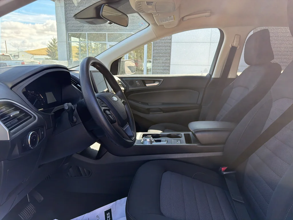 Certified Used 2024 Oxford White Ford SE image 15