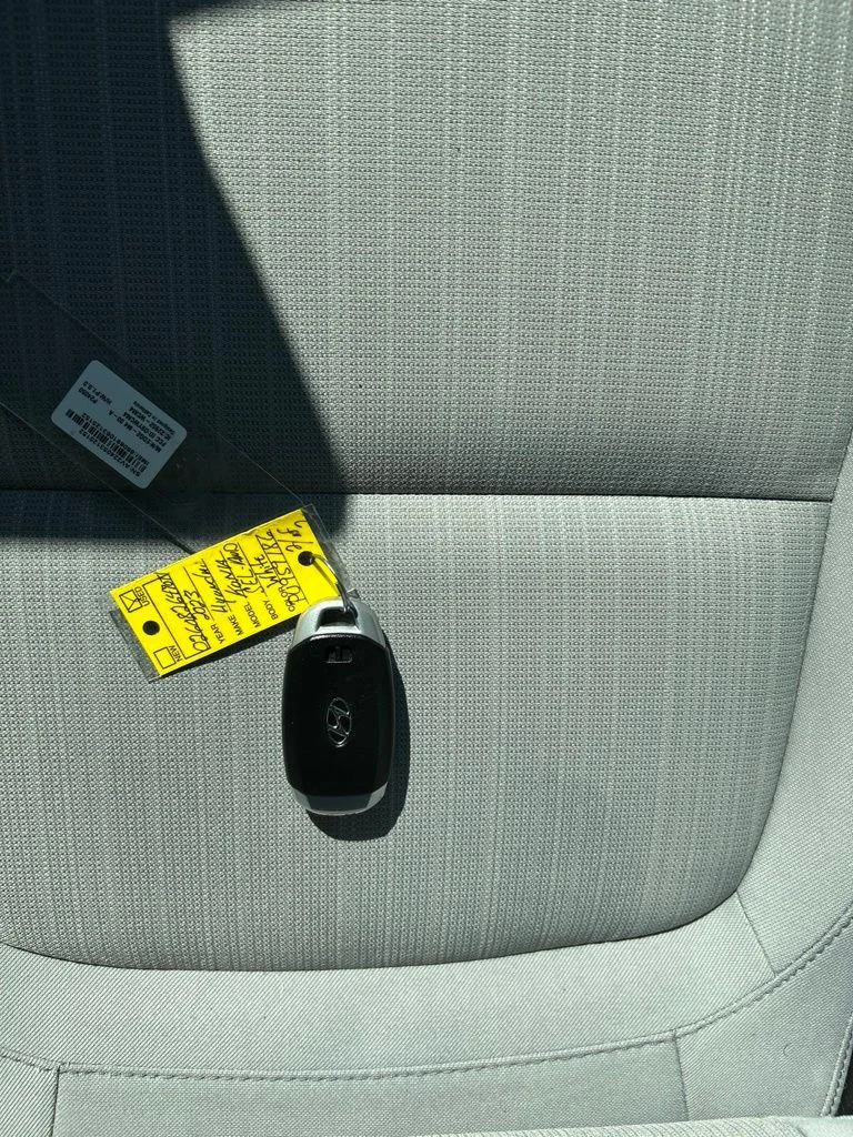 Used 2023 White Hyundai SEL image 32