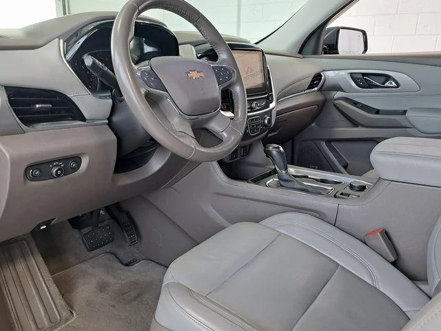 Used 2019 Gray Chevrolet 3LT image 8