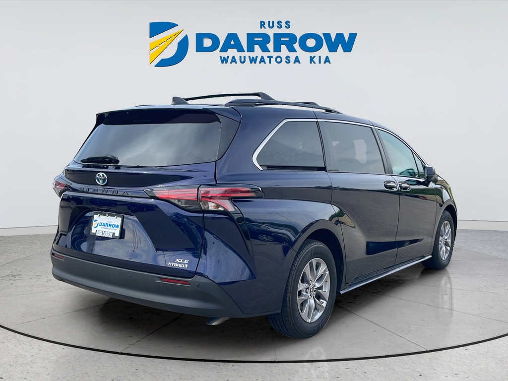 Used 2022  Toyota XLE image 5