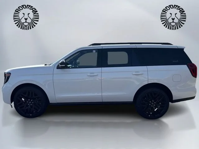 New 2026 Star White Metallic Tri-Coat Ford Platinum® image 8