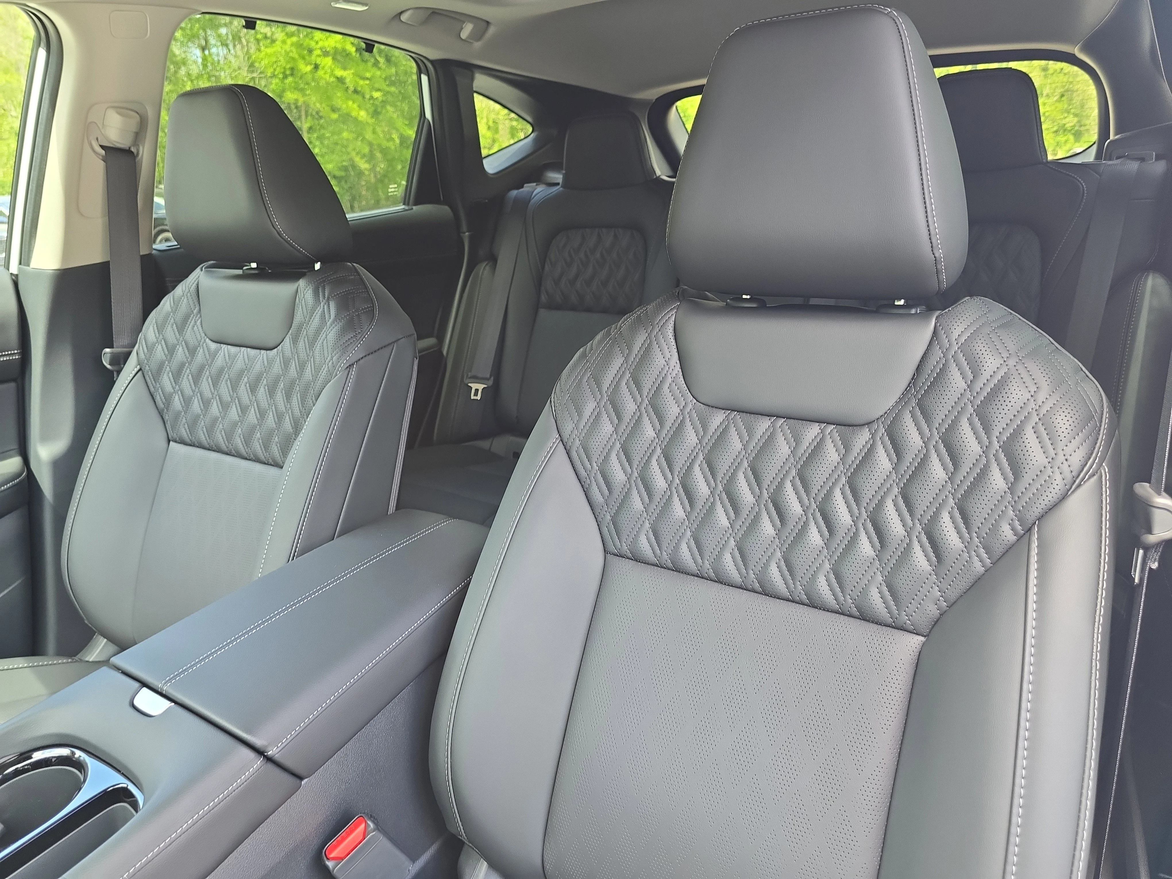New 2026 Everest White Pearl TriCoat / Super Black Two-tone Nissan Platinum image 22