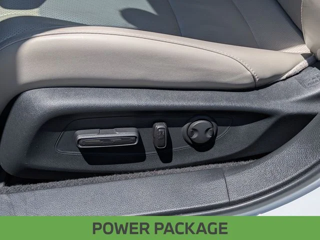Used 2023 White Honda Touring image 18