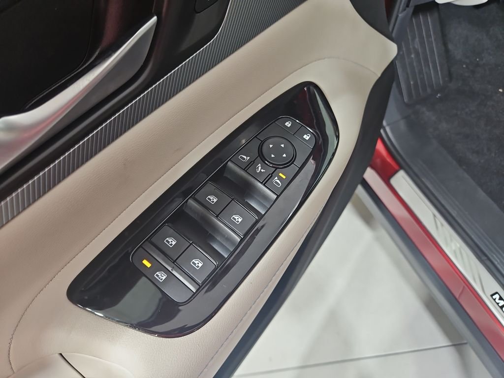 New 2026 Scarlet Nissan Platinum image 12