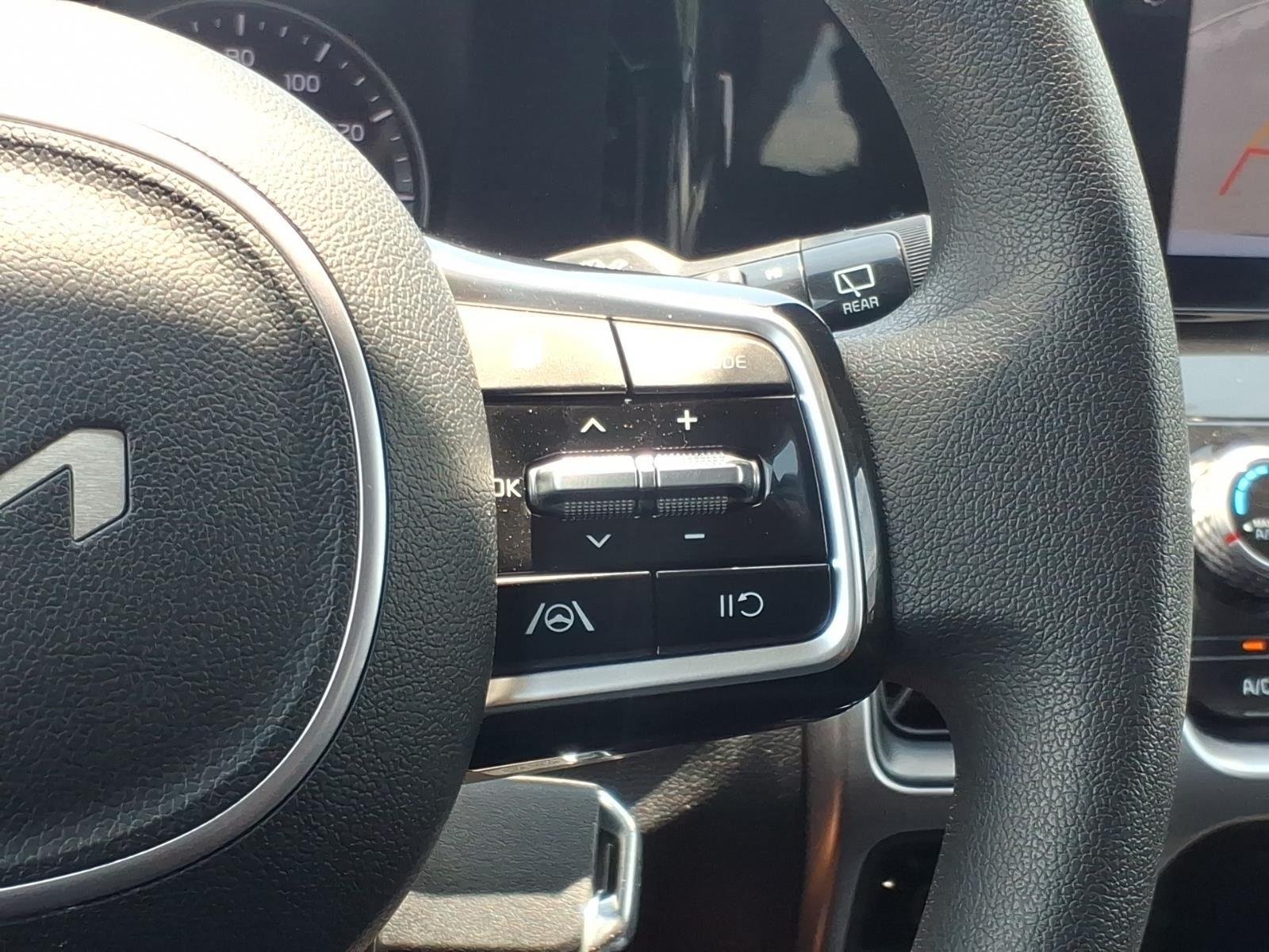 Used 2023 Glacial White Pearl Kia LX image 26