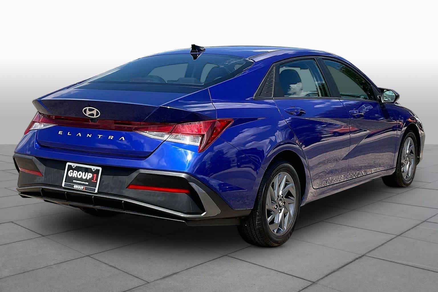 Used 2024 Intense Blue Hyundai SEL image 12