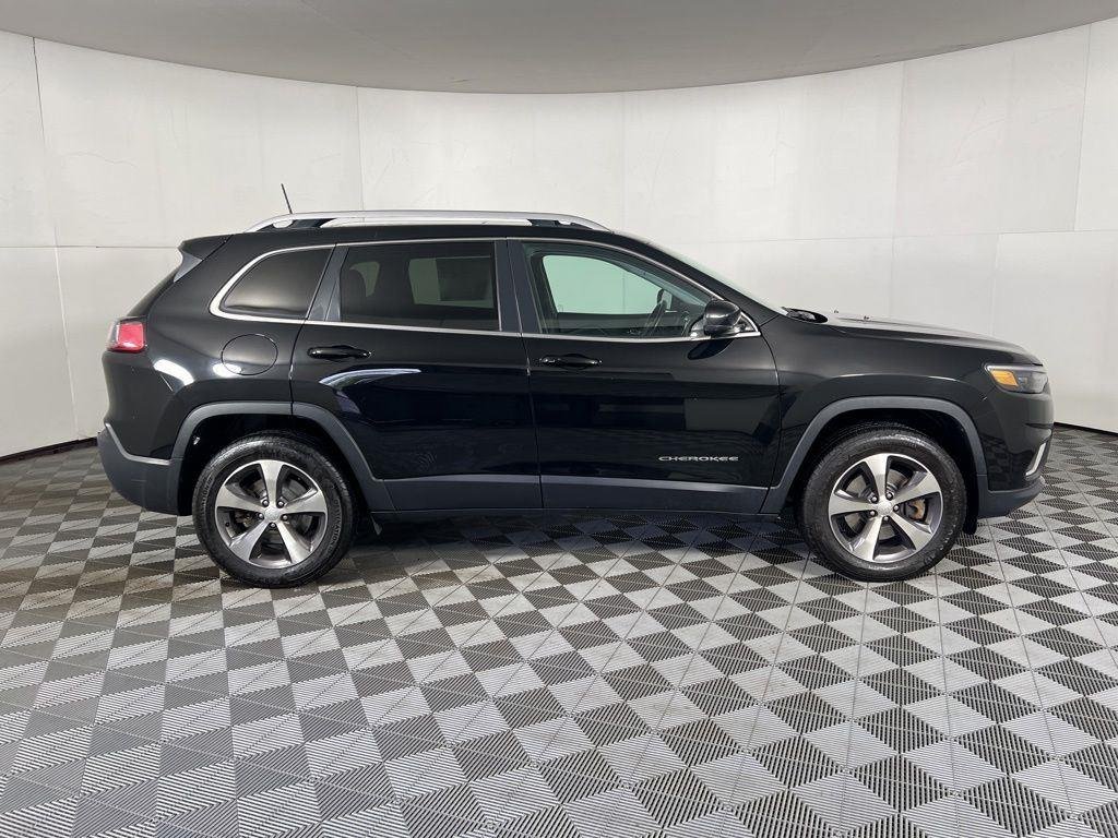 Used 2020 Diamond Black Crystal Pearlcoa Jeep Limited image 9