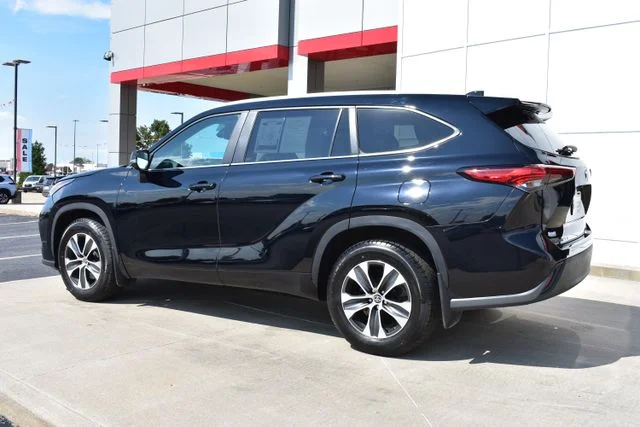 Used 2023 Black Toyota XLE image 7