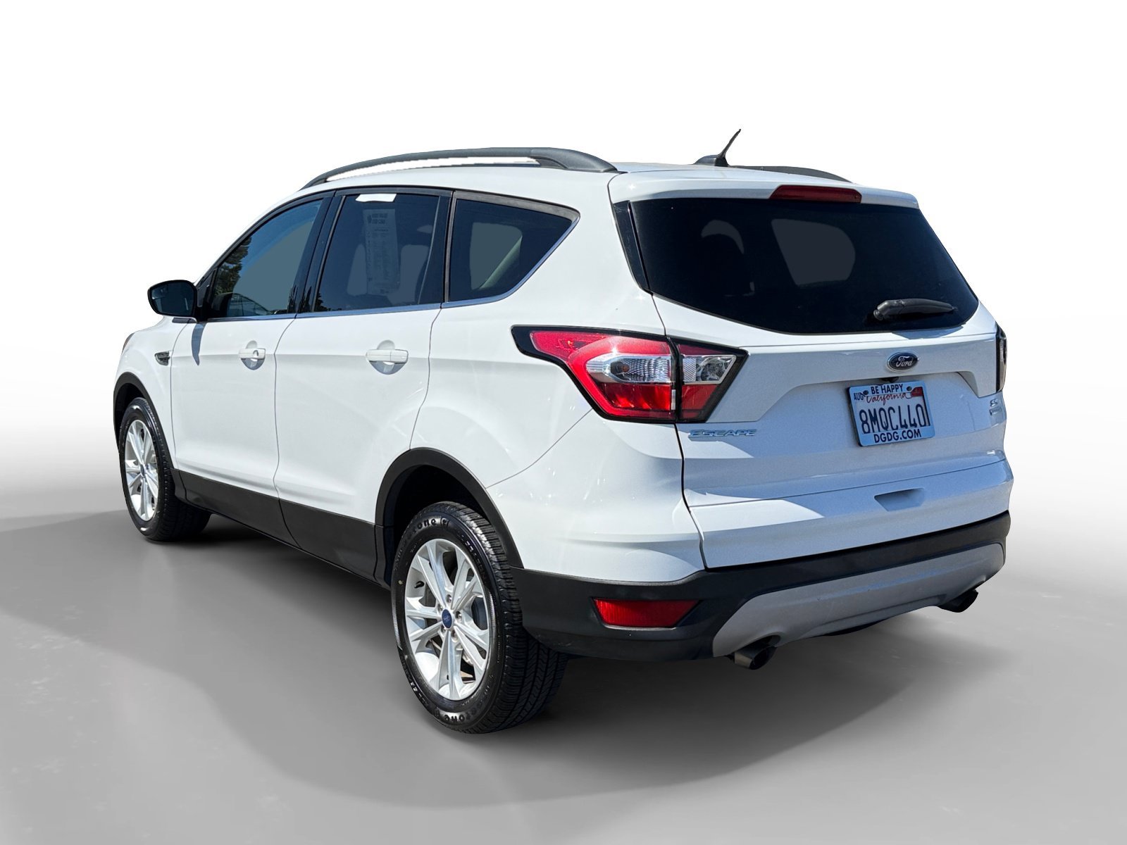 Used 2018 Oxford White Ford SE image 3