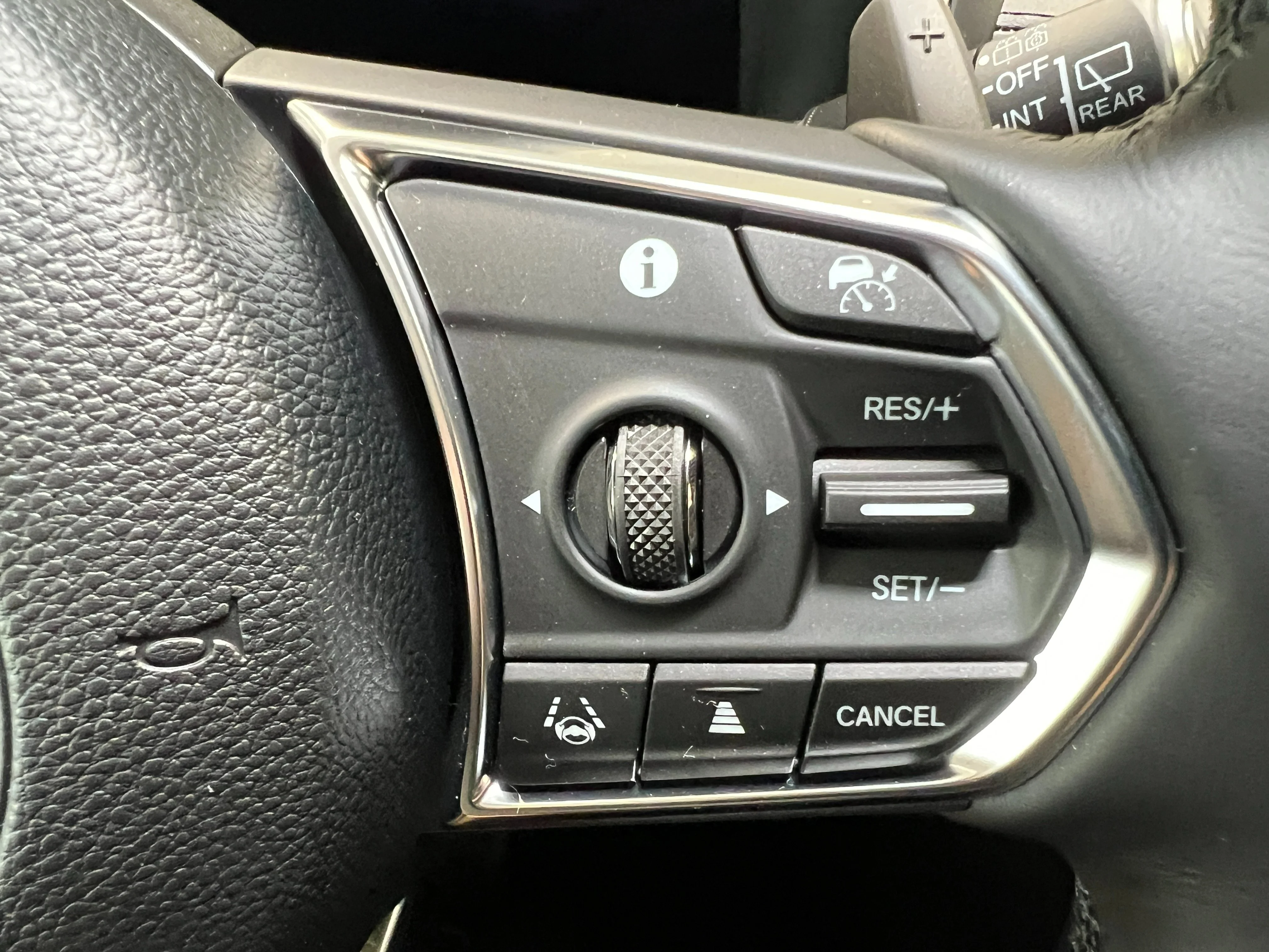New 2026 Liquid Carbon Metallic Acura w/Advance Package image 21