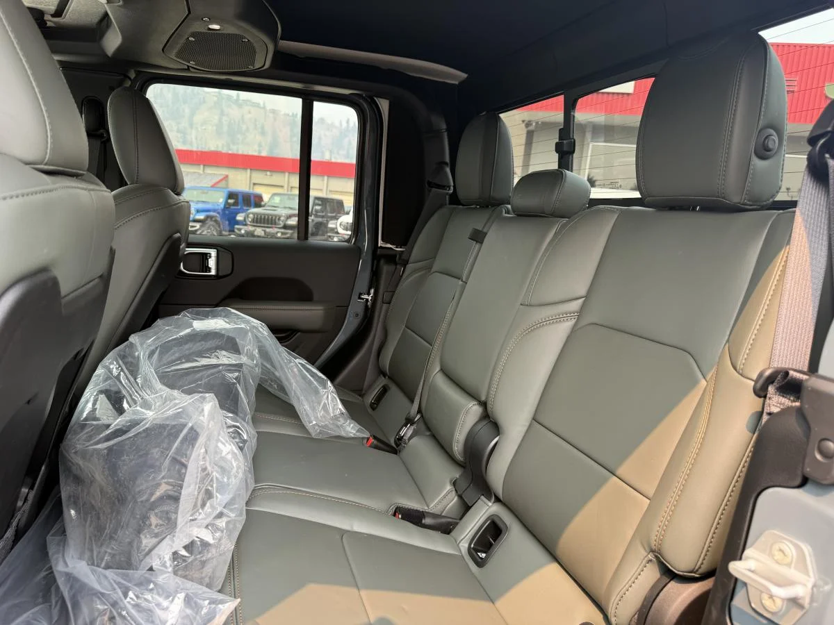 New 2026 Dark blue Jeep Mojave X image 17