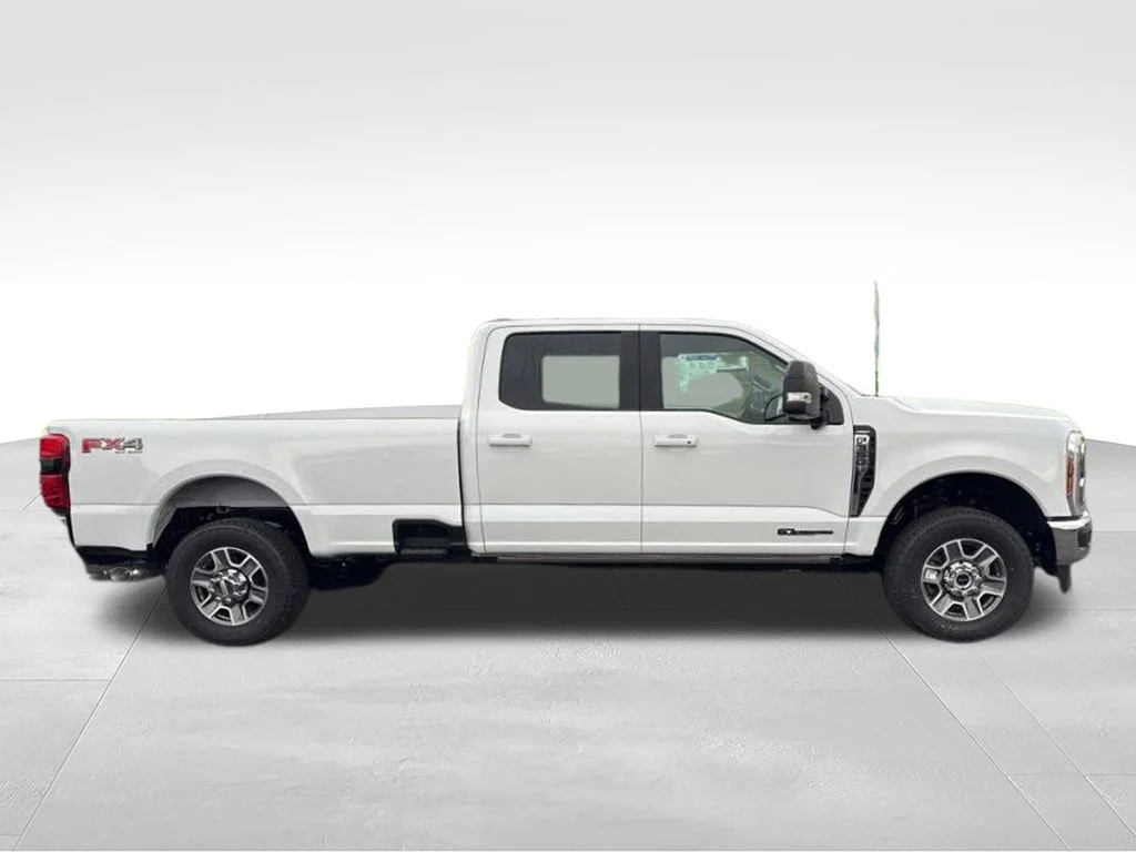 New 2026 White Ford Lariat image 4