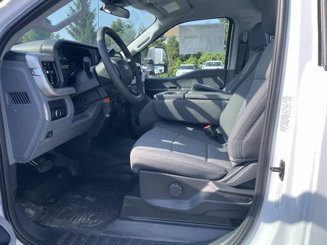 New 2026 Oxford White Ford F-550® XL image 5