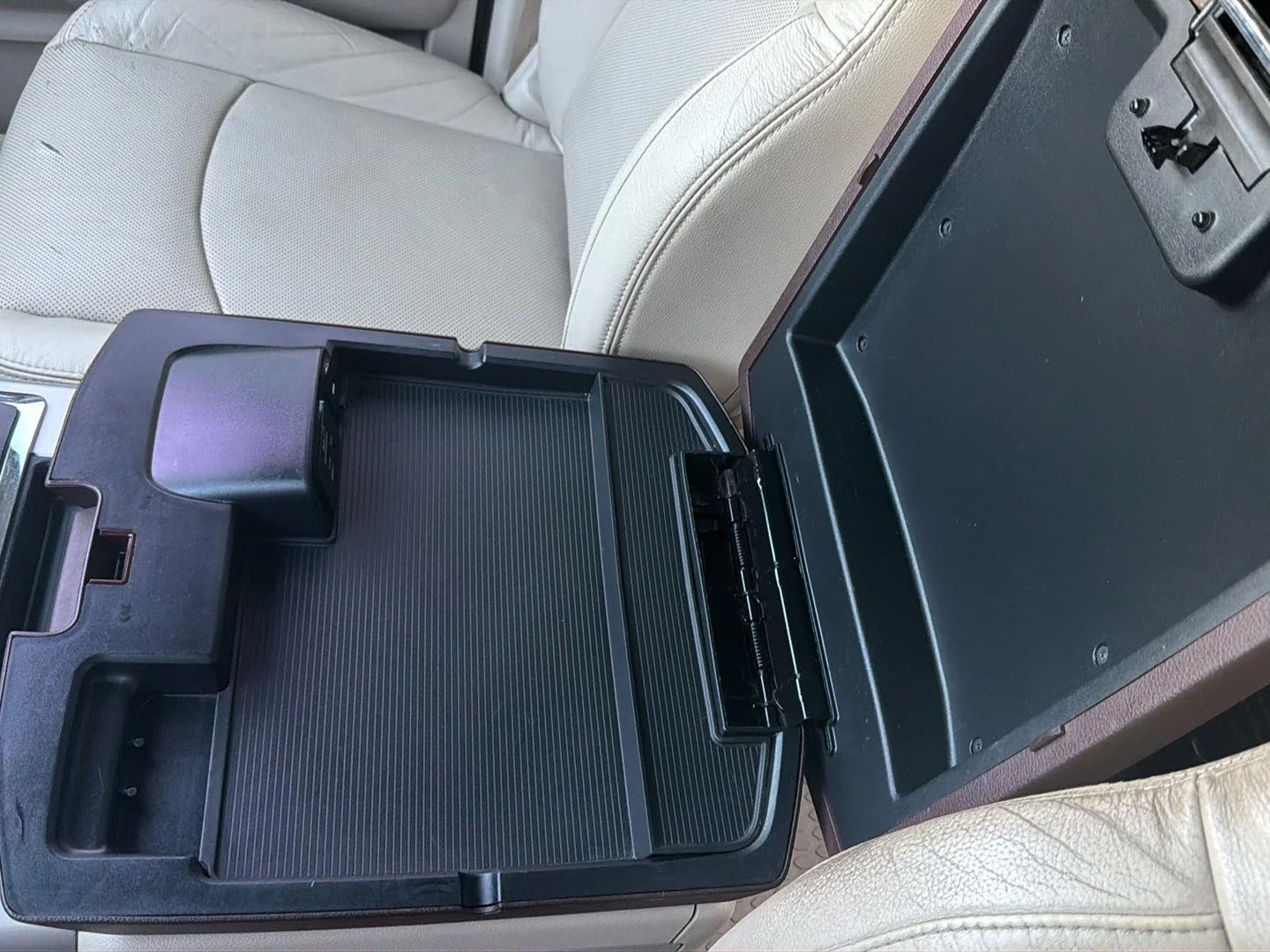 Used 2015 Bright White Clearcoat Ram Laramie image 18