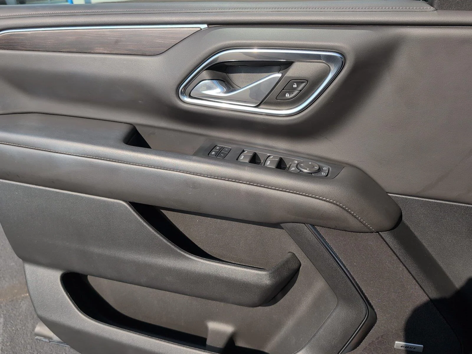 Used 2024 Black Chevrolet Z71 image 15