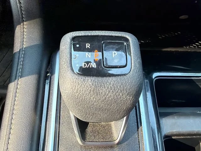 Used 2023 Silver Nissan SL FWD image 32